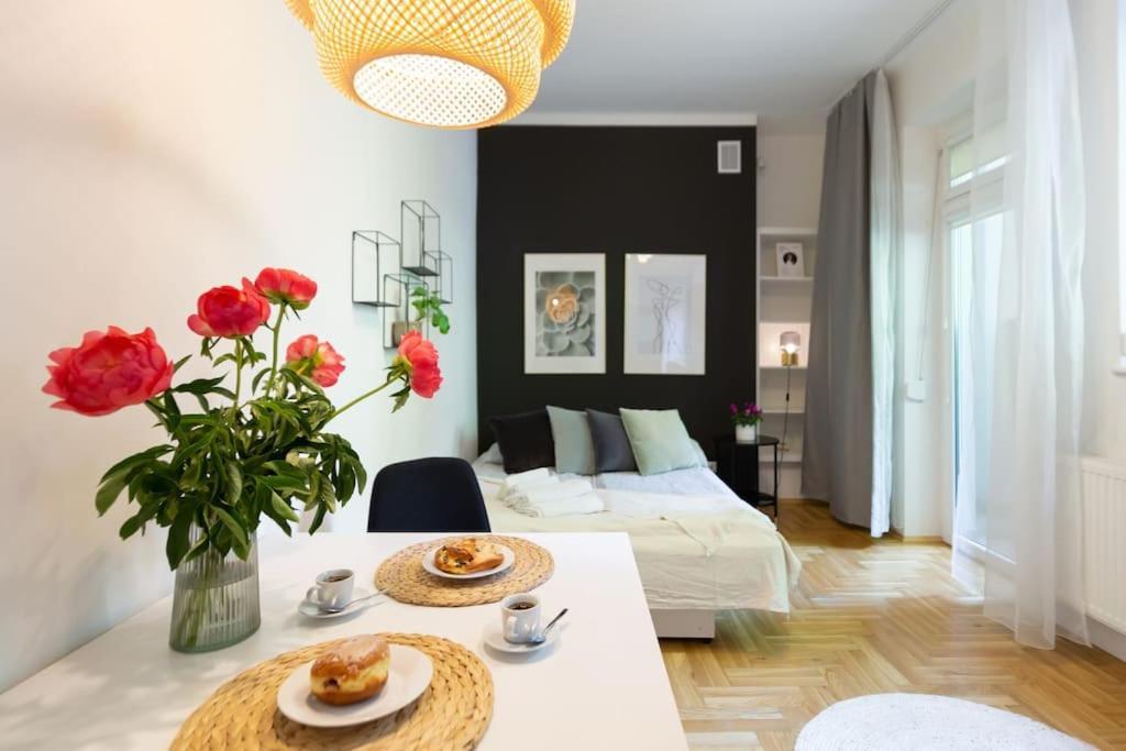 May C Studio W/Balcony كراكوفيا المظهر الخارجي الصورة